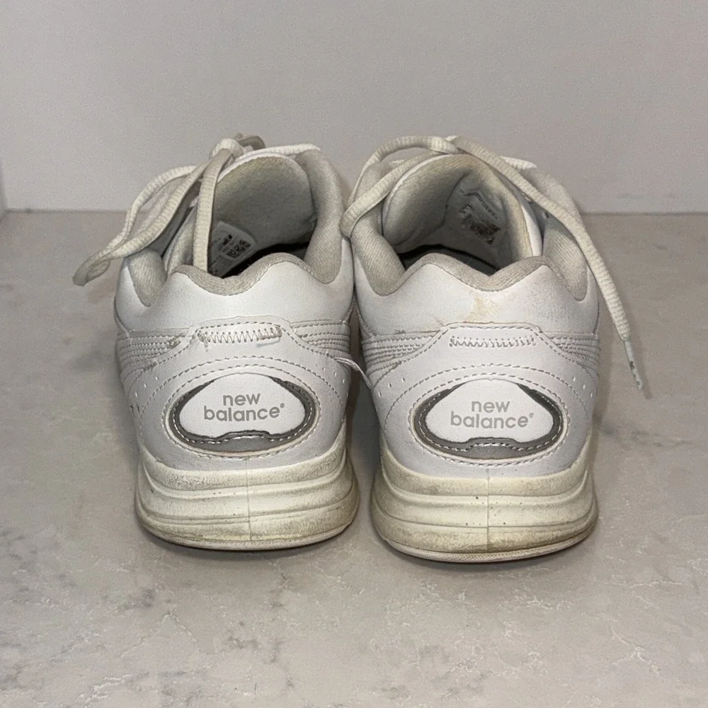 New Balance 577 MW577WT Men's Size 8  4E White Low Top  Walking Shoes
